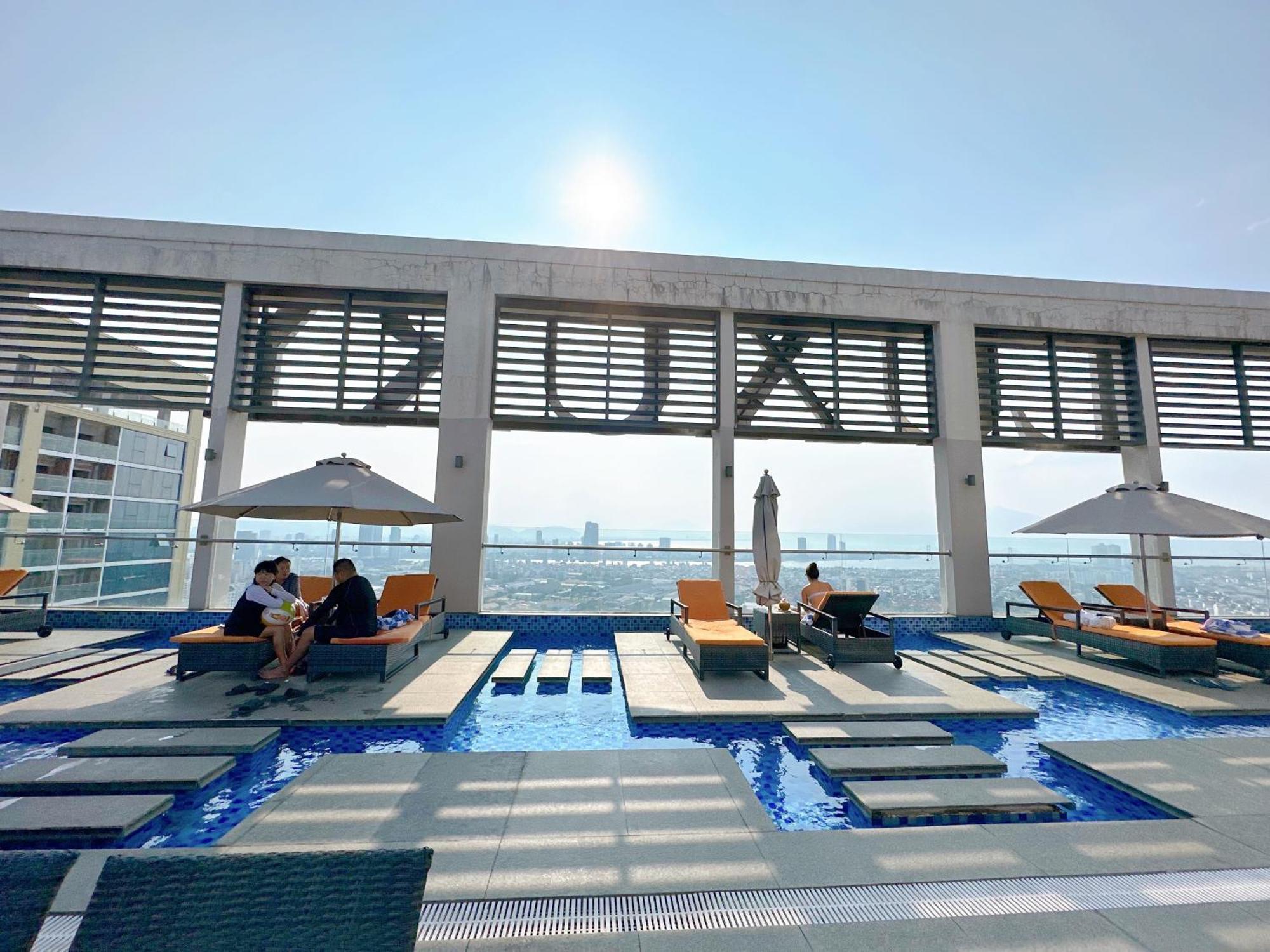 Luxury Apt Opposite Mykhe Beach Da Nang Exterior foto